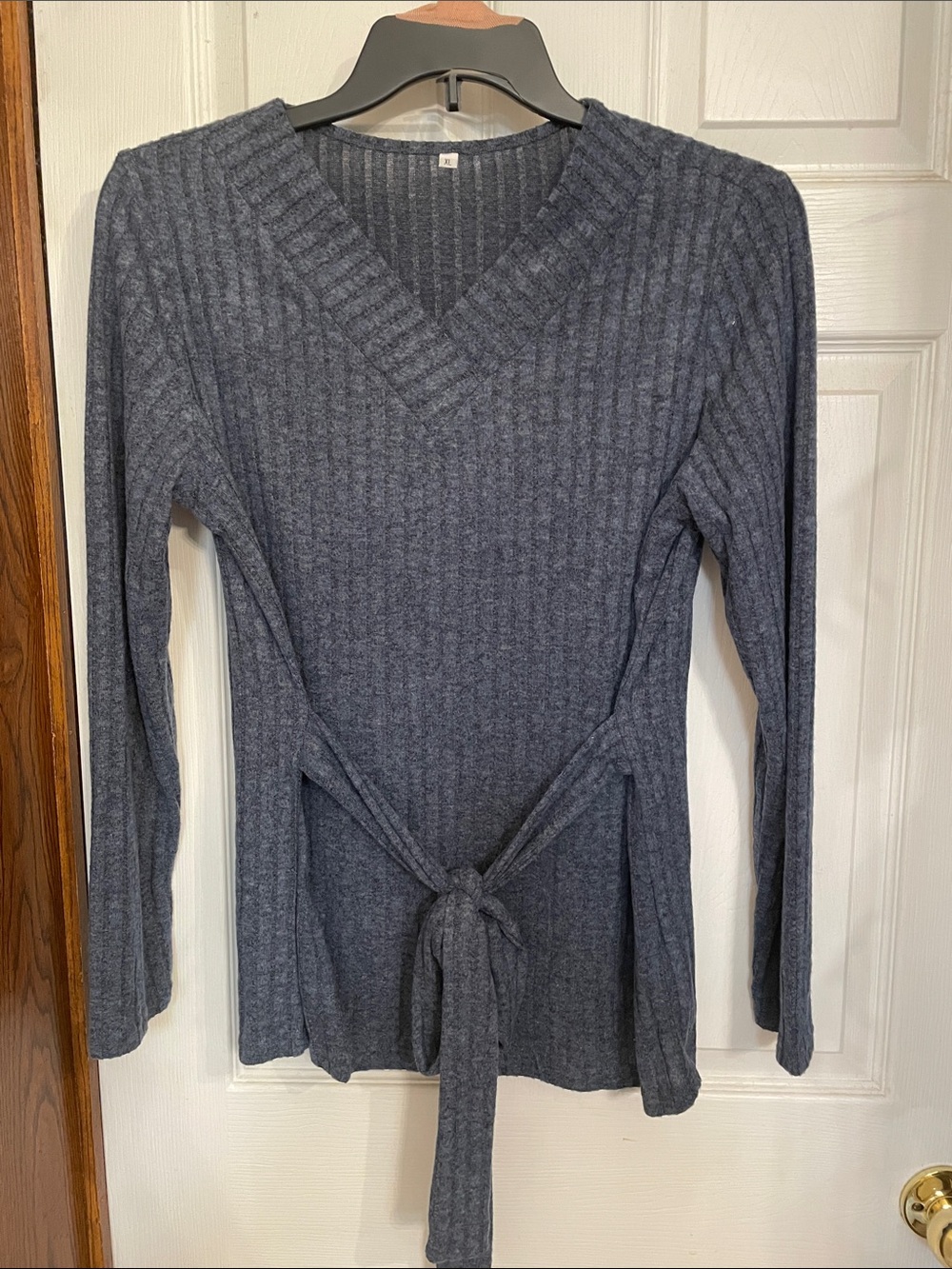 Source Unknown Ribbed V-Neck Long Sleeve Top in Heather Navy